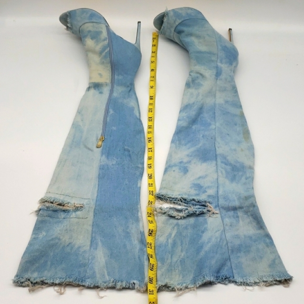 LILIANA JEANS 👖 BOOTS SIZE 8 1/2 BOOTS RUN BIG BUY ONE SIZE DOWN COLOR BLUE